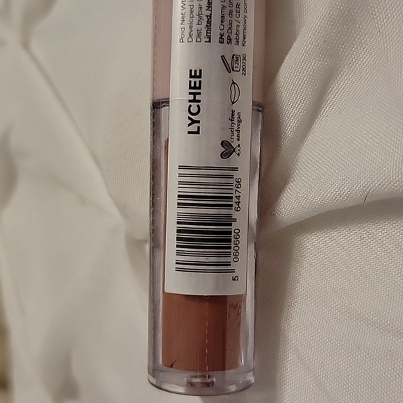 The beauty crop lip gloss - Picture 2 of 3